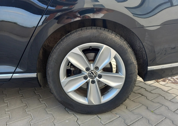 Volkswagen Passat cena 84900 przebieg: 138000, rok produkcji 2020 z Warszawa małe 781